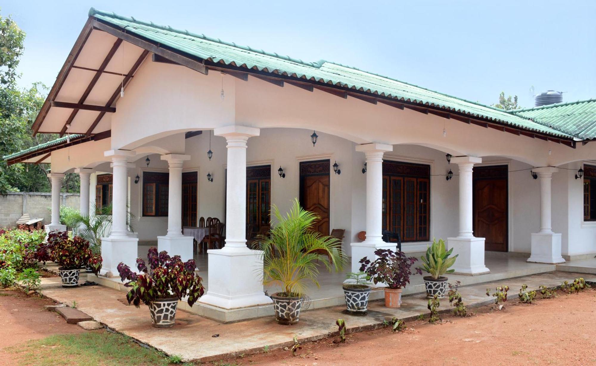 First House Mihintale Otel Dış mekan fotoğraf