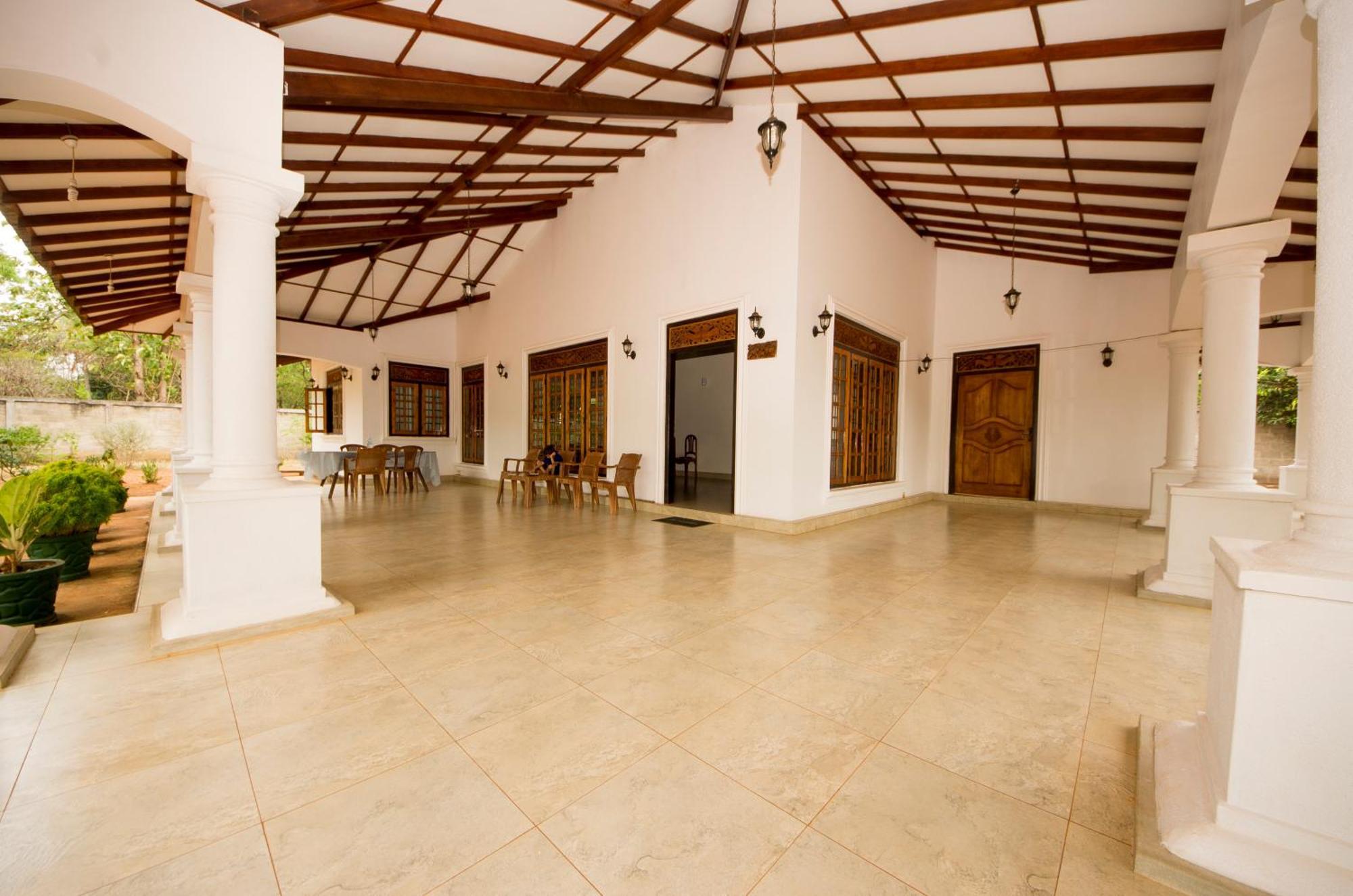 First House Mihintale Otel Dış mekan fotoğraf
